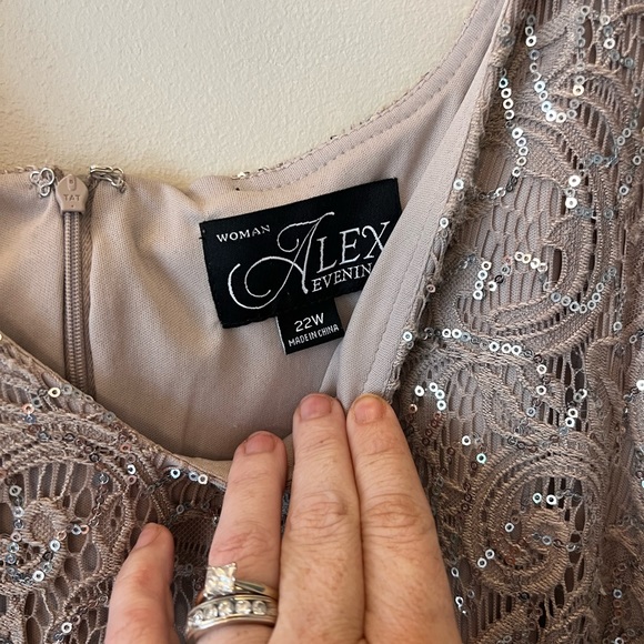 Alex Evenings Gold Size 22w Midi Length Fit and Flare - Picture 5 of 8